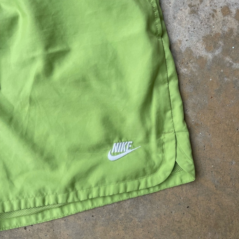 Nike NSW Woven Flow Shorts Green - Picture 2 of 6